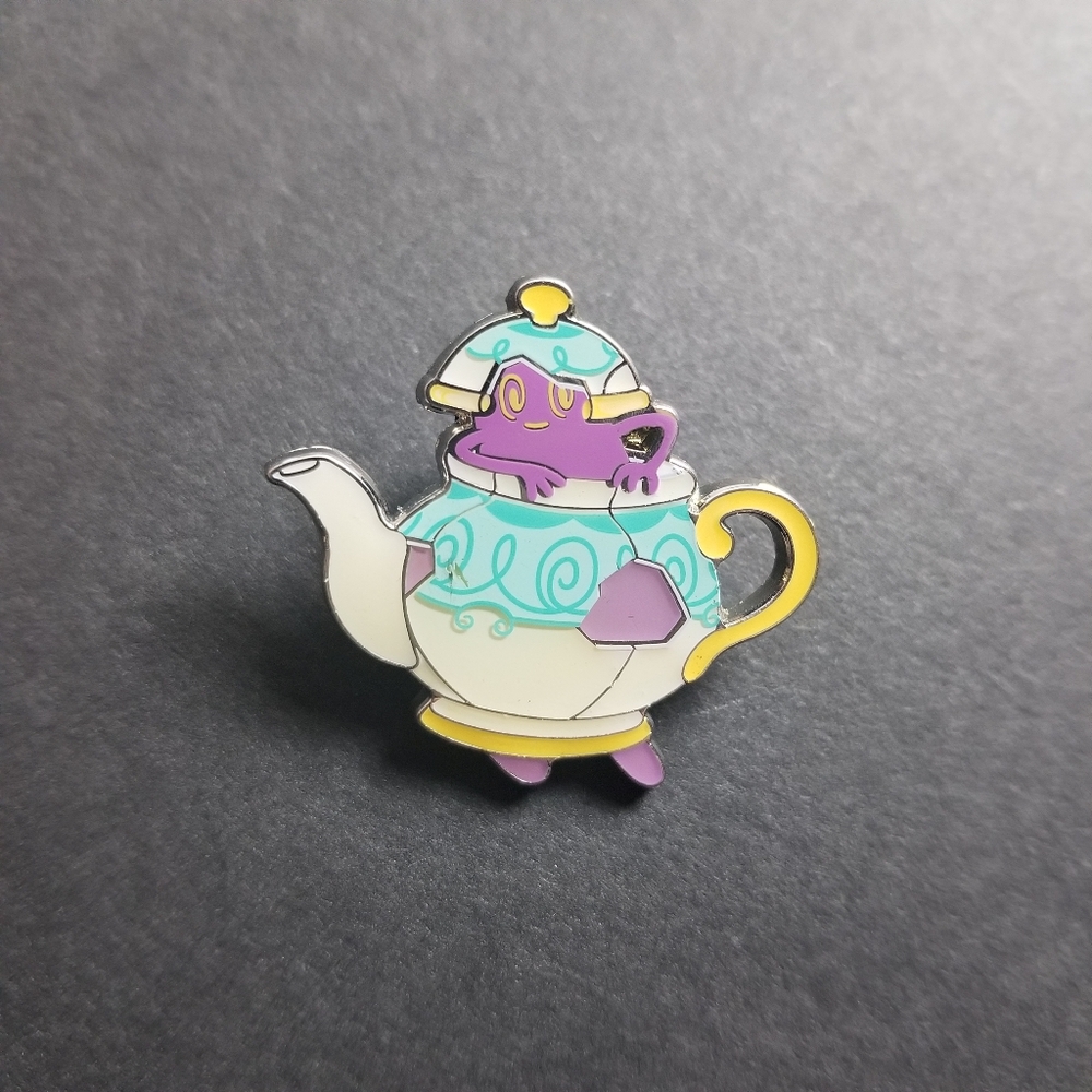 Official Pokemon Polteageist Enamel Pin - Picture 1 of 3